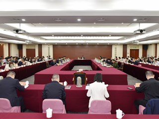 今天，吴江区委常委会召开会议