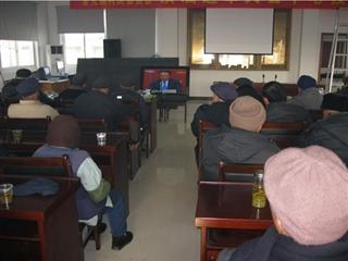 上横村积极开展党员冬训工作