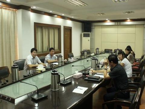 区非公党建指导员成丛一来震泽调研非公党建工作